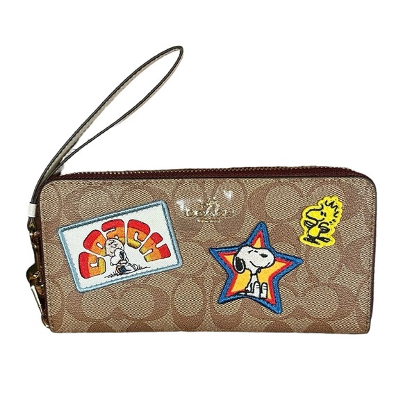 NEW Coach X Peanuts Long Zip Around Wallet In Signature Canvas Varsity Patches - Picture 6 of 15